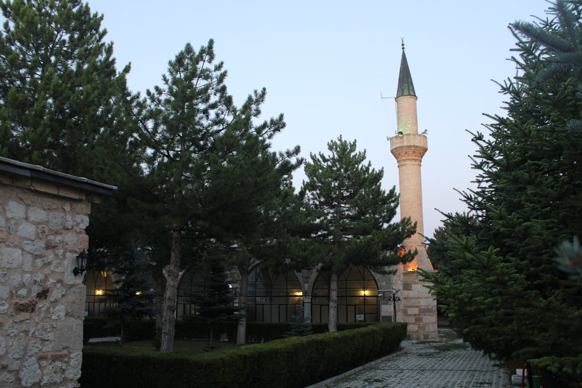 Mosque silhouette representing the harmony between faith and knowledge